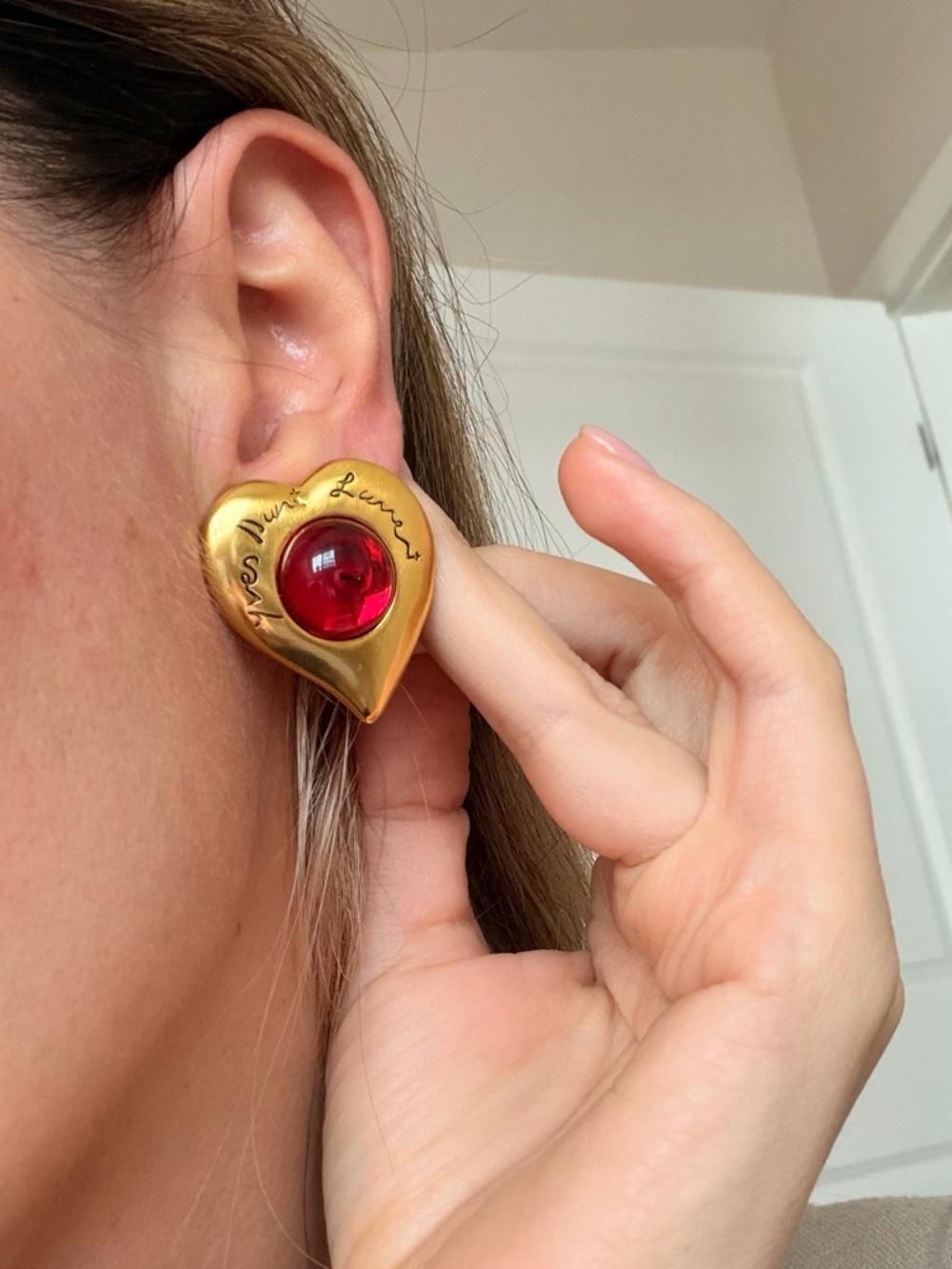 ❤️Vintage YSL Heart Clip-On Earrings Gold Tone Red Cabochon ✨ - Picture 12 of 12